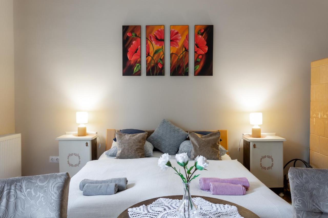 Ferienwohnung Ekszerdoboz Apartman Erlau Exterior foto