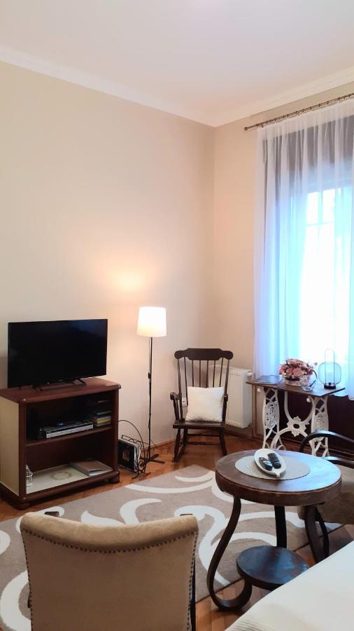 Ferienwohnung Ekszerdoboz Apartman Erlau Exterior foto