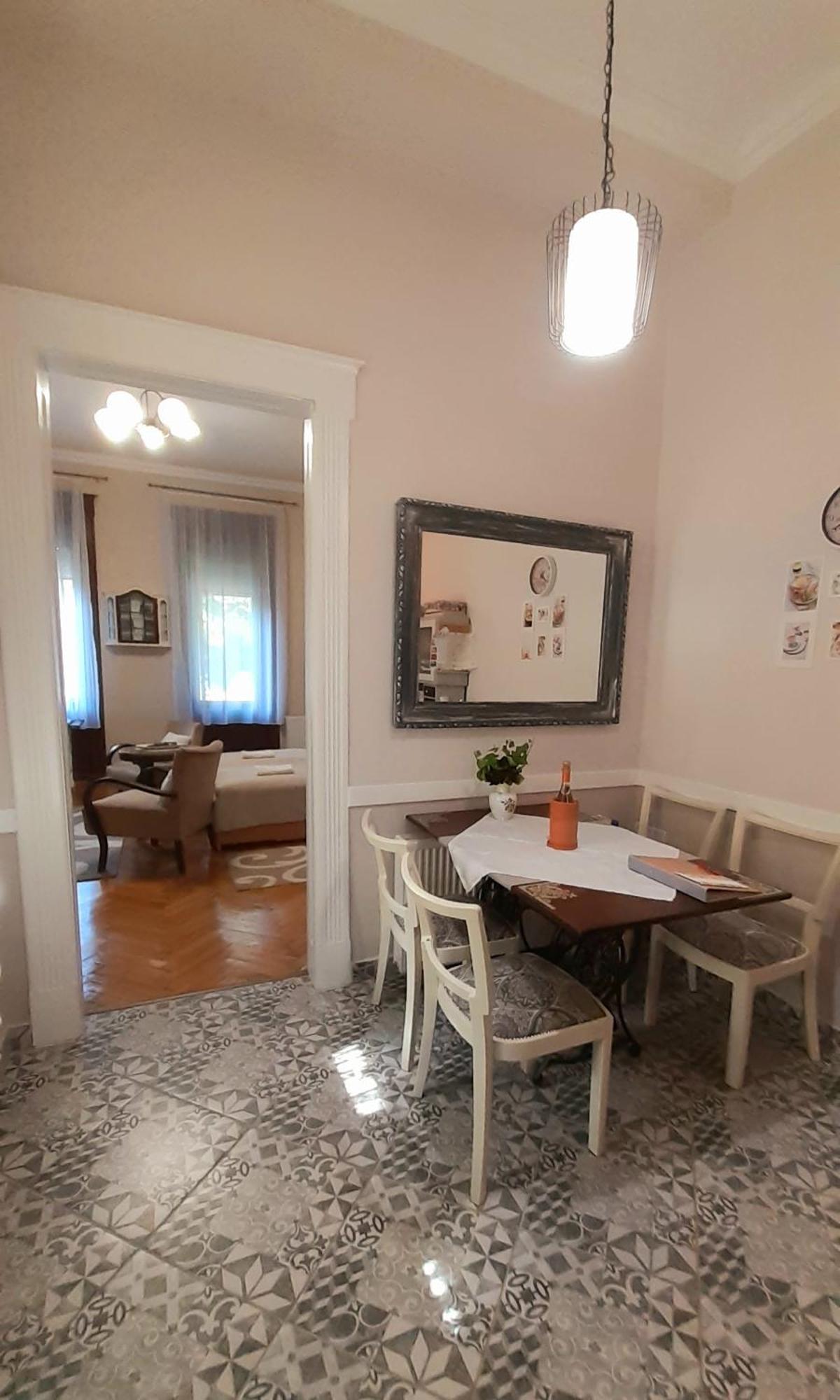 Ferienwohnung Ekszerdoboz Apartman Erlau Exterior foto